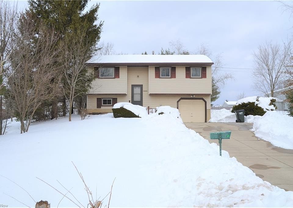 1st image of 995 Montclair Dr
