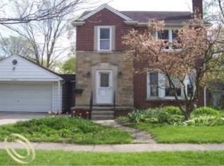 10803 Hart Ave, Huntington Woods, MI 48070