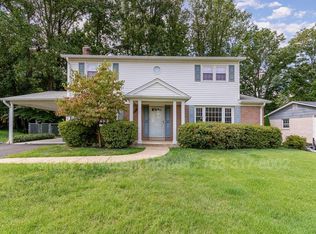 6808 Sydenstricker Rd, Springfield, VA 22152