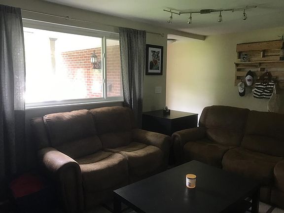 5th image of 1685 Torrey Dr
