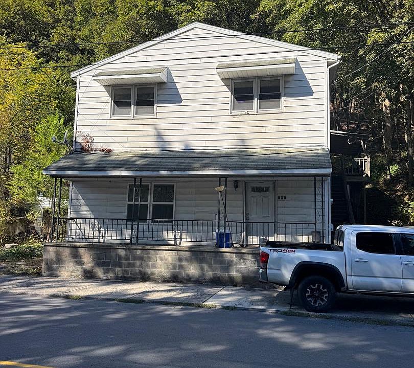 1st image of 304 E Mahanoy Ave