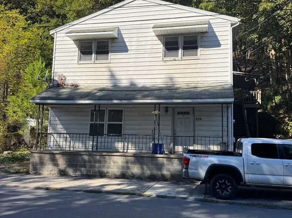 304 E Mahanoy Ave, Girardville, PA 17935