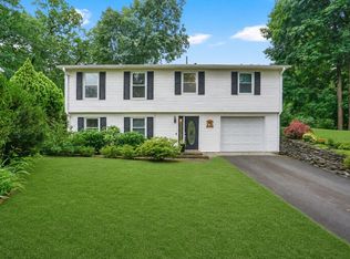 157 Meadow Rd, Longmeadow, MA 01106
