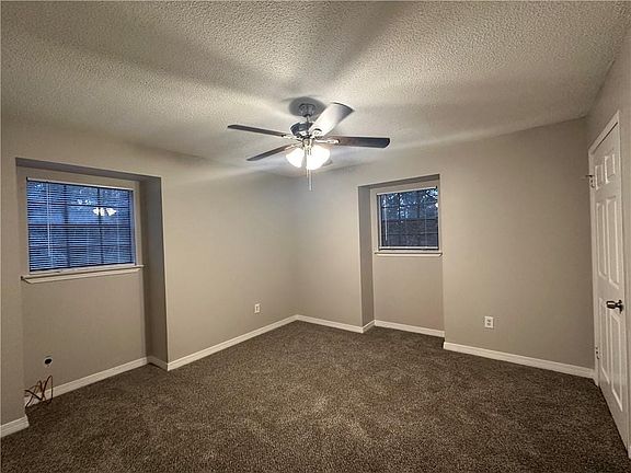 4th image of 21096 Washington Ave APT A