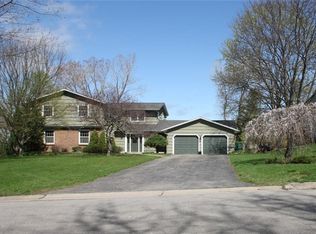 18 Avonmore Way, Penfield, NY 14526