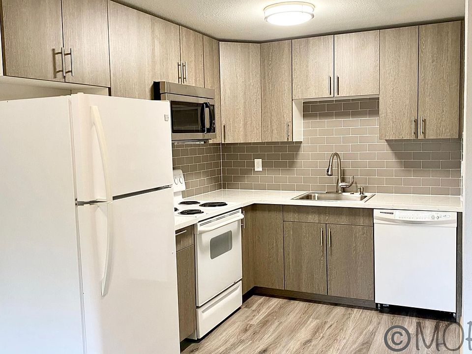 1st image of 14702 Washington Ave SW APT 2