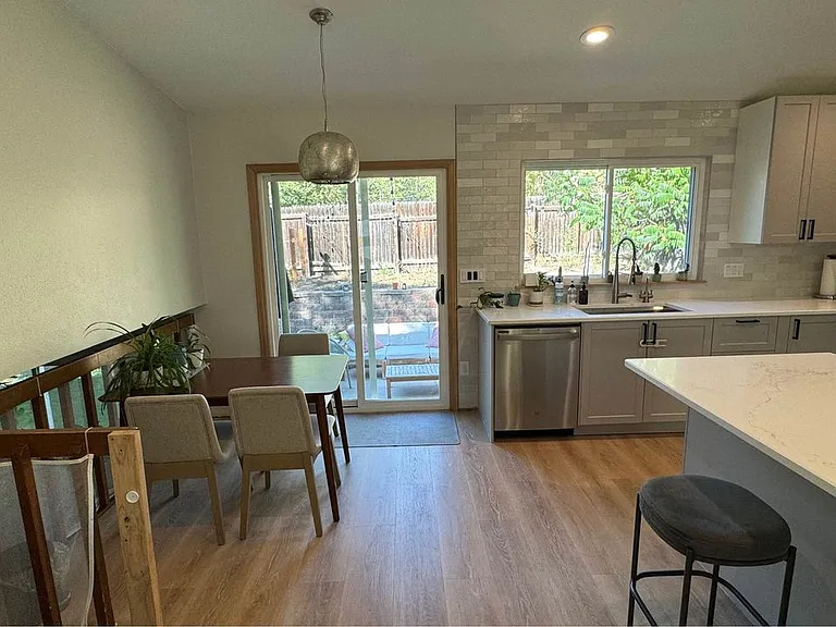 163 Donovan Ct — Photo 3