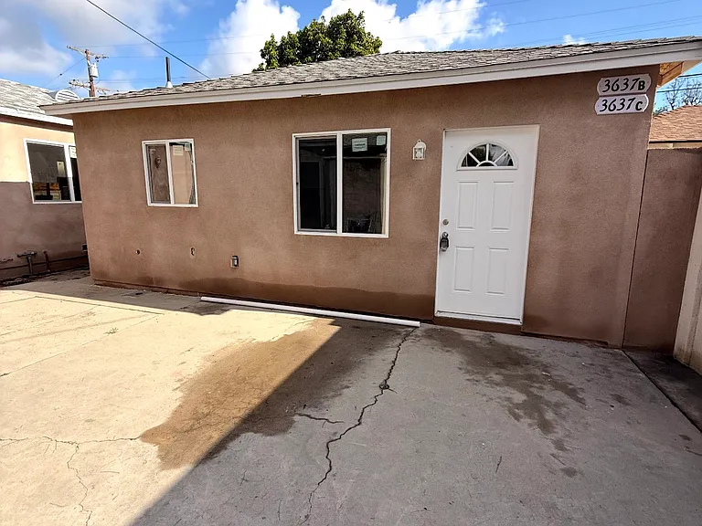3637 Agnes Ave #B — Photo 1
