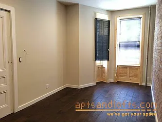 Rented by aptsandlofts.com