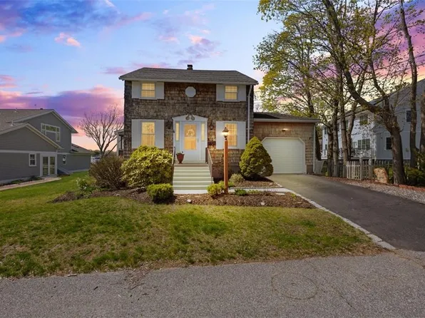 25 King Philip Ave, Barrington, RI 02806