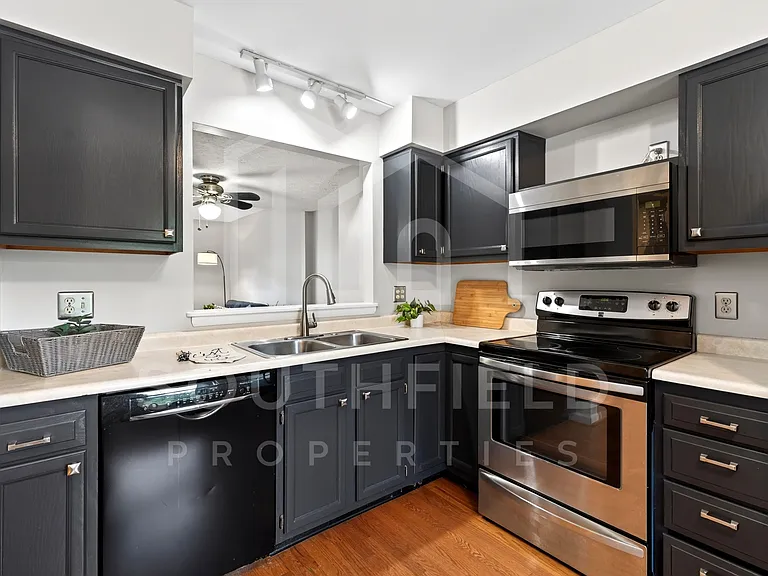 1069 Crisfield Dr #1 — Photo 10