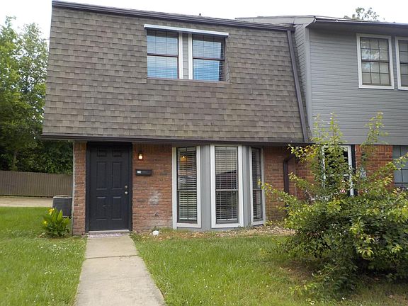 3rd image of 215 W 38th St