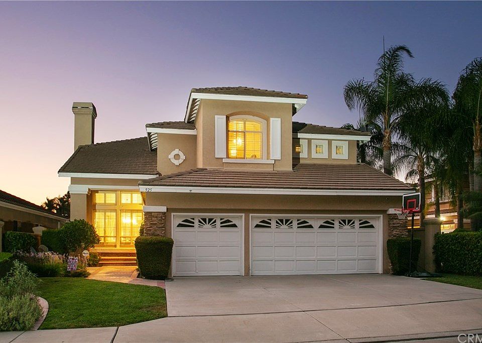 1st image of 925 S Tristania Ln