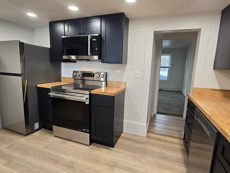 485 W Main St #1 — Photo 4