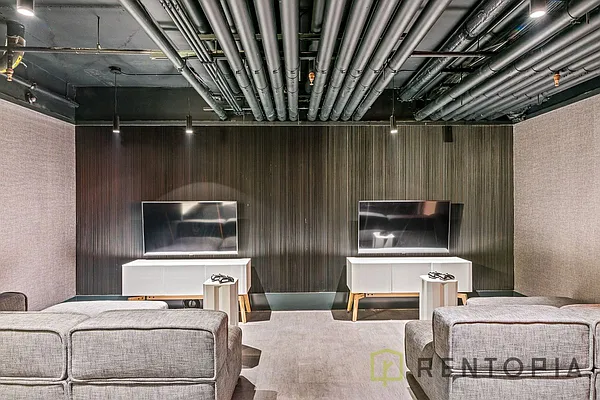 Rented by The KCI Group | media 119