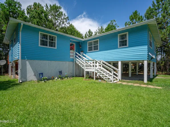 5052 Schira St, Bay Saint Louis, MS 39520
