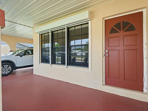 3rd image of 325 NE Orchard Street