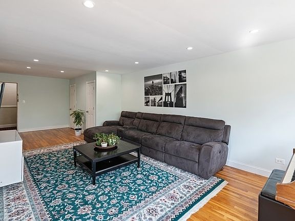 4th image of 18-35 Corporal Kennedy St APT 3K