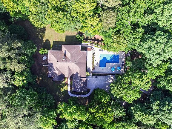 5th image of 72 Lake Ct