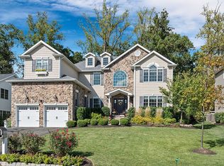9 Wadams Ct, West Orange, NJ 07052