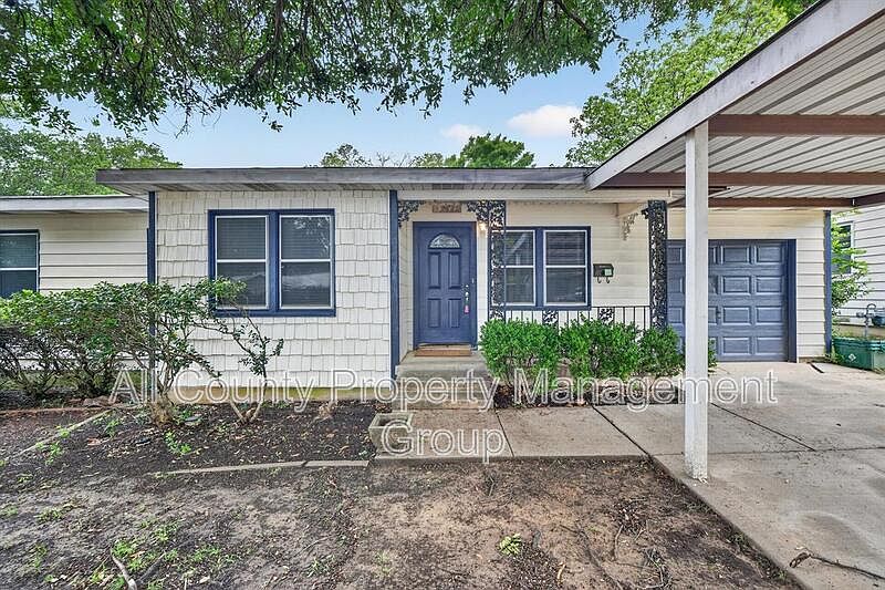 1st image of 3241 Aurora St