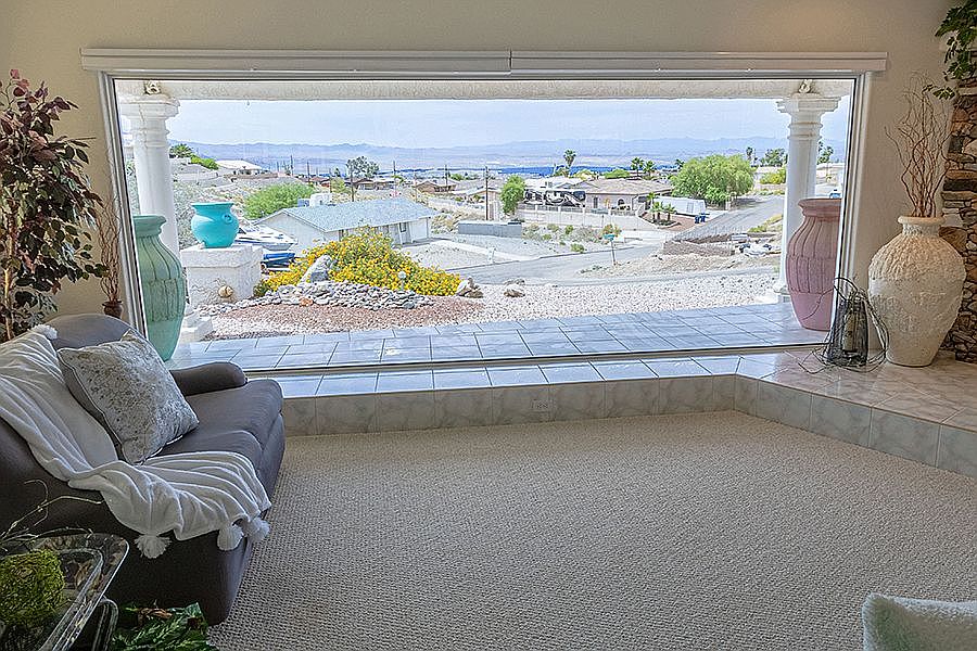 Sit & enjoy the Lake View