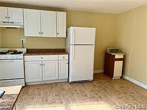 2 bed, 1.0 bath, 600 sqft, $1,800 — Photo 2
