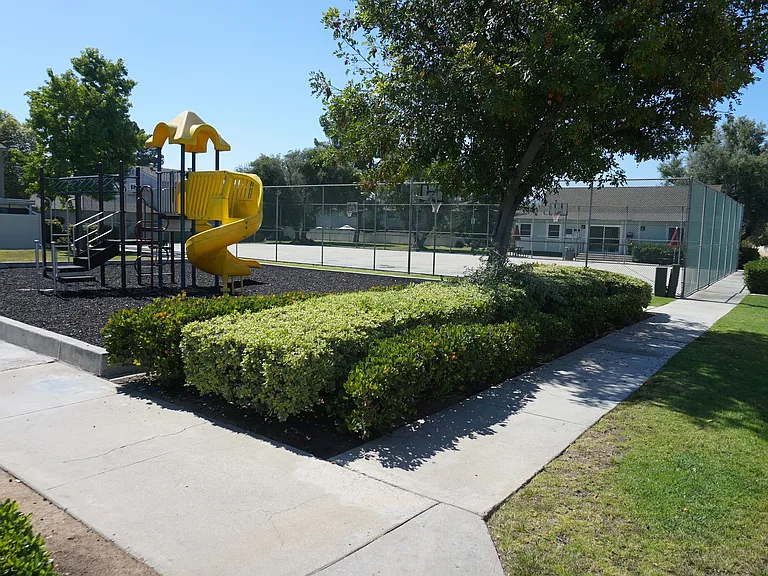 6666 Palma Cir — Photo 3