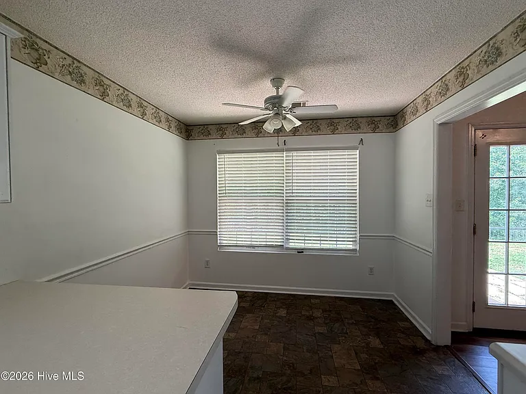 4907 Creek Bottom Ct — Photo 8