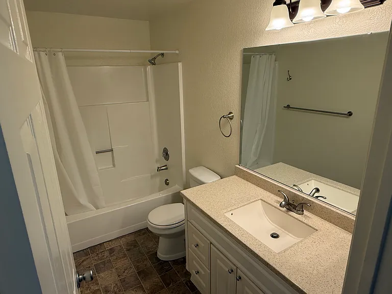 9127 Meridian Pl NE #2 — Photo 10