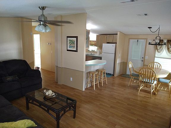 3rd image of 5161 Forest Glenn Dr