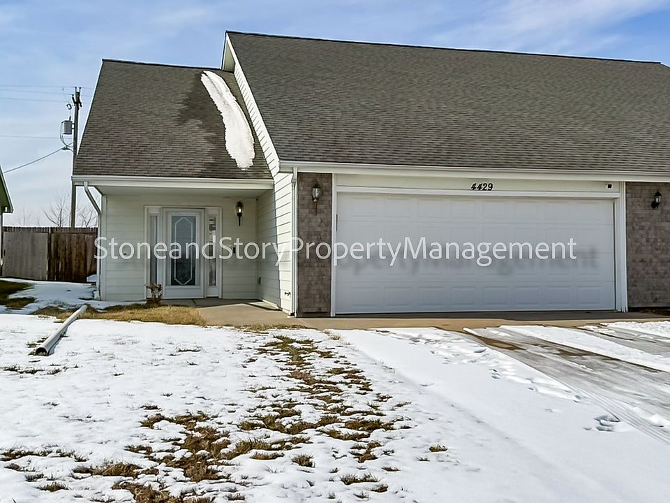 1st image of 4429 SE Oakview Ln