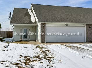 4429 SE Oakview Ln, Topeka, KS 66609