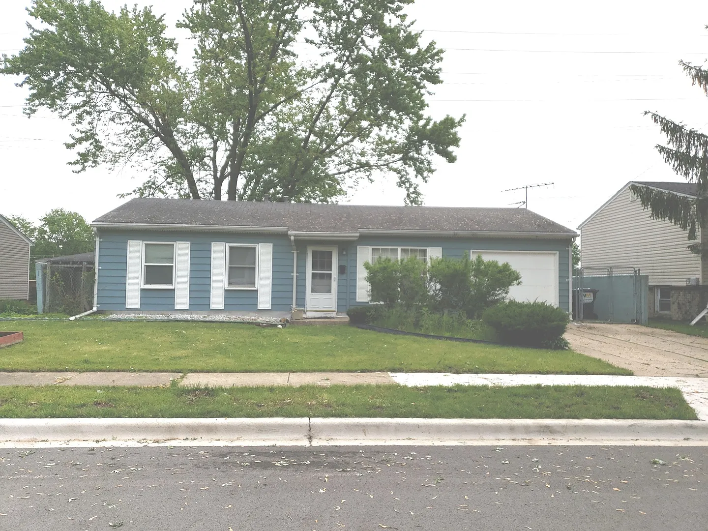 217 Linden Ave photo 1