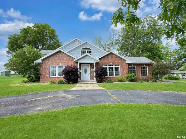 1033 Western Ave, Henry, IL 61537