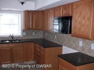 19 Roushey St, Dallas, PA 18612