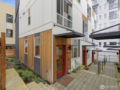 909 Hiawatha Place S #C, Seattle, WA, 98144