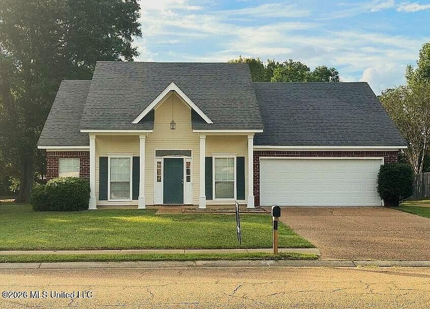 1st image of 435 Madison Oaks Dr