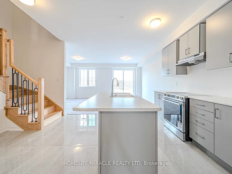 1054 Lockie Dr — Photo 15