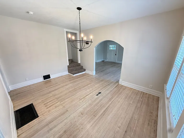 1038 S Fremont Ave — Photo 17