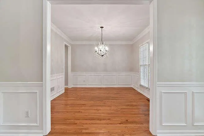 330 Winherst Ln — Photo 7