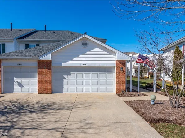6754 Cedarwood Trce, Middleburg Heights, OH 44130