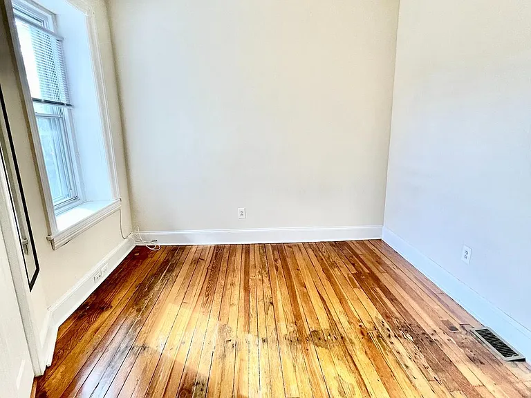 253 W Hansberry St #1F — Photo 10