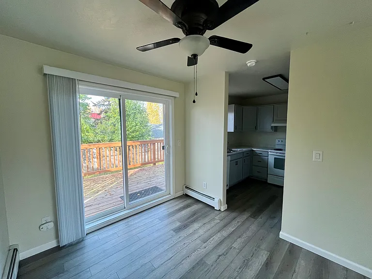 1024 Boston St #1024 — Photo 10