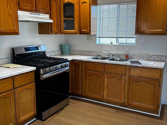5th image of 242 W 60th St #244
