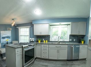 3633 SW Holly Ln, Topeka, KS 66604