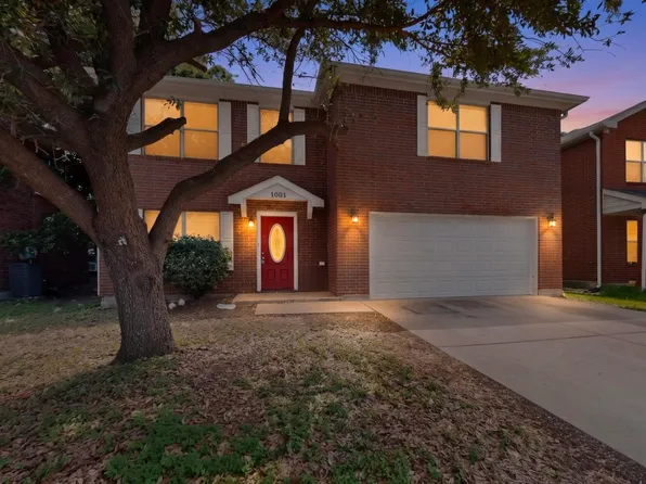 1001 Vicksburg Dr, Ennis, TX 75119