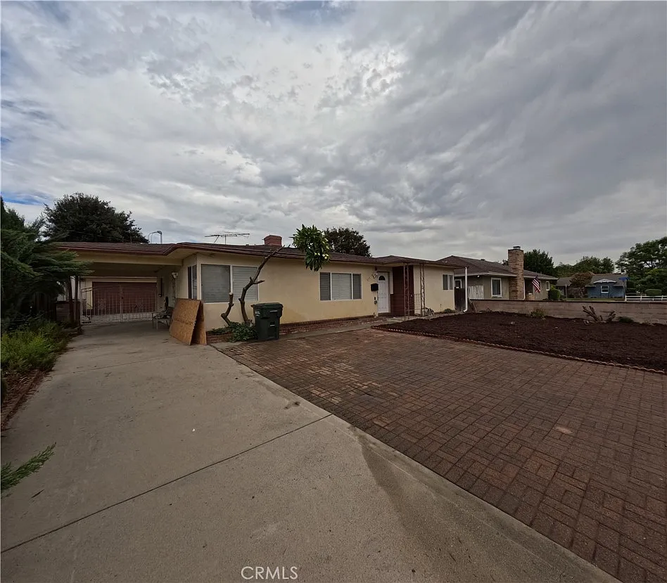4 bed, 2221 sqft, $3,700 — Photo 1
