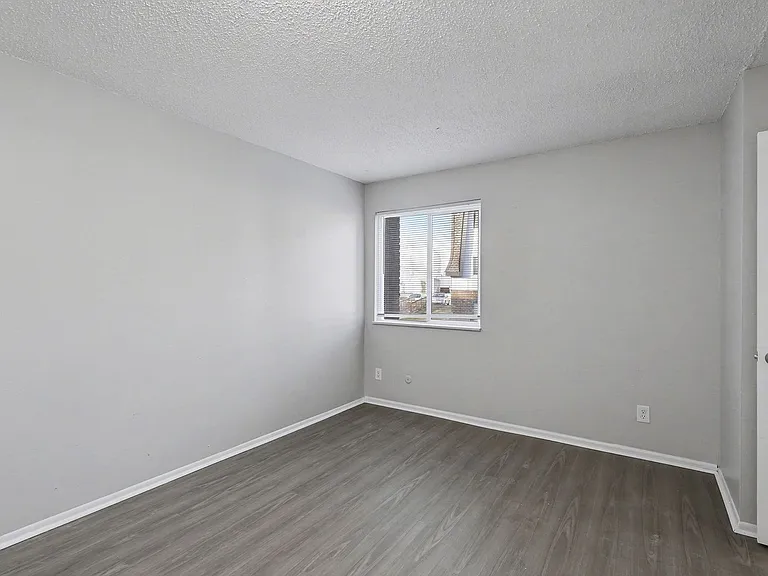 Stoneybrook Apartments — Photo 31