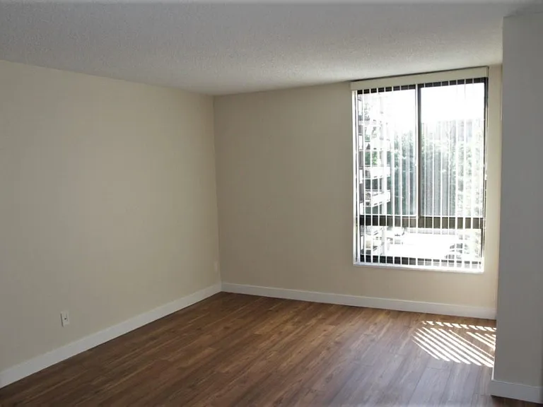 1800 Old Meadow Rd #806 — Photo 17